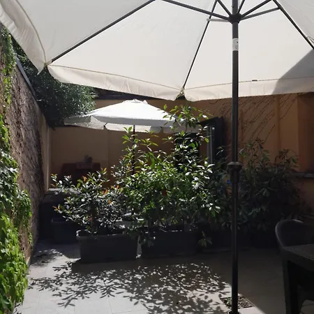 Guest house Corte Sant'Orsola 4 *