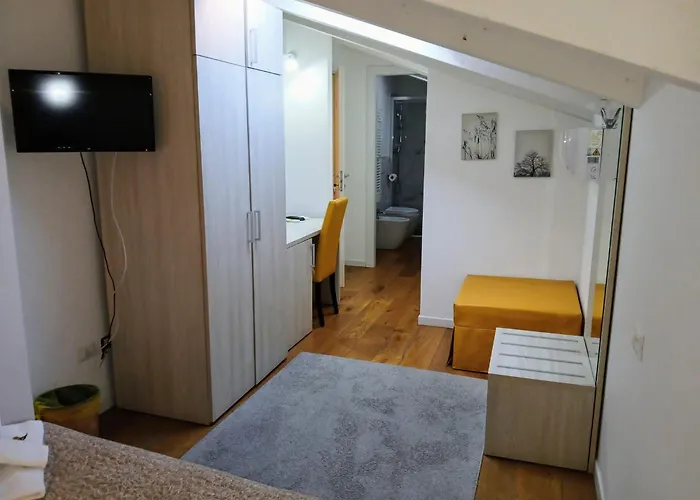 게스트하우스 Corte Sant'orsola 4 3*